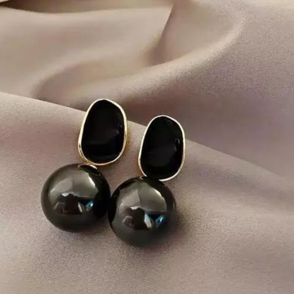 Princess western korean beautiful black pearl earrings